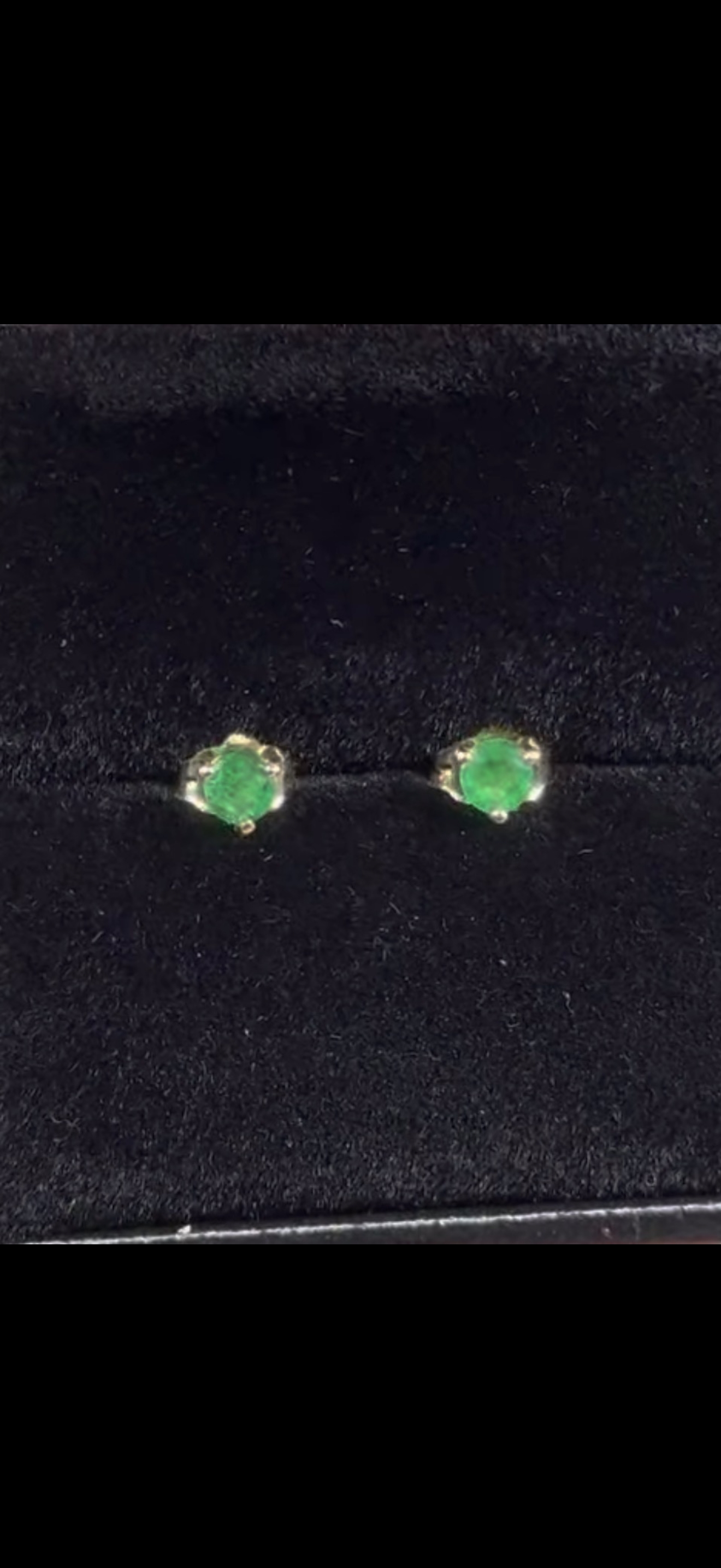 14kt yellow gold Emerald earrings!