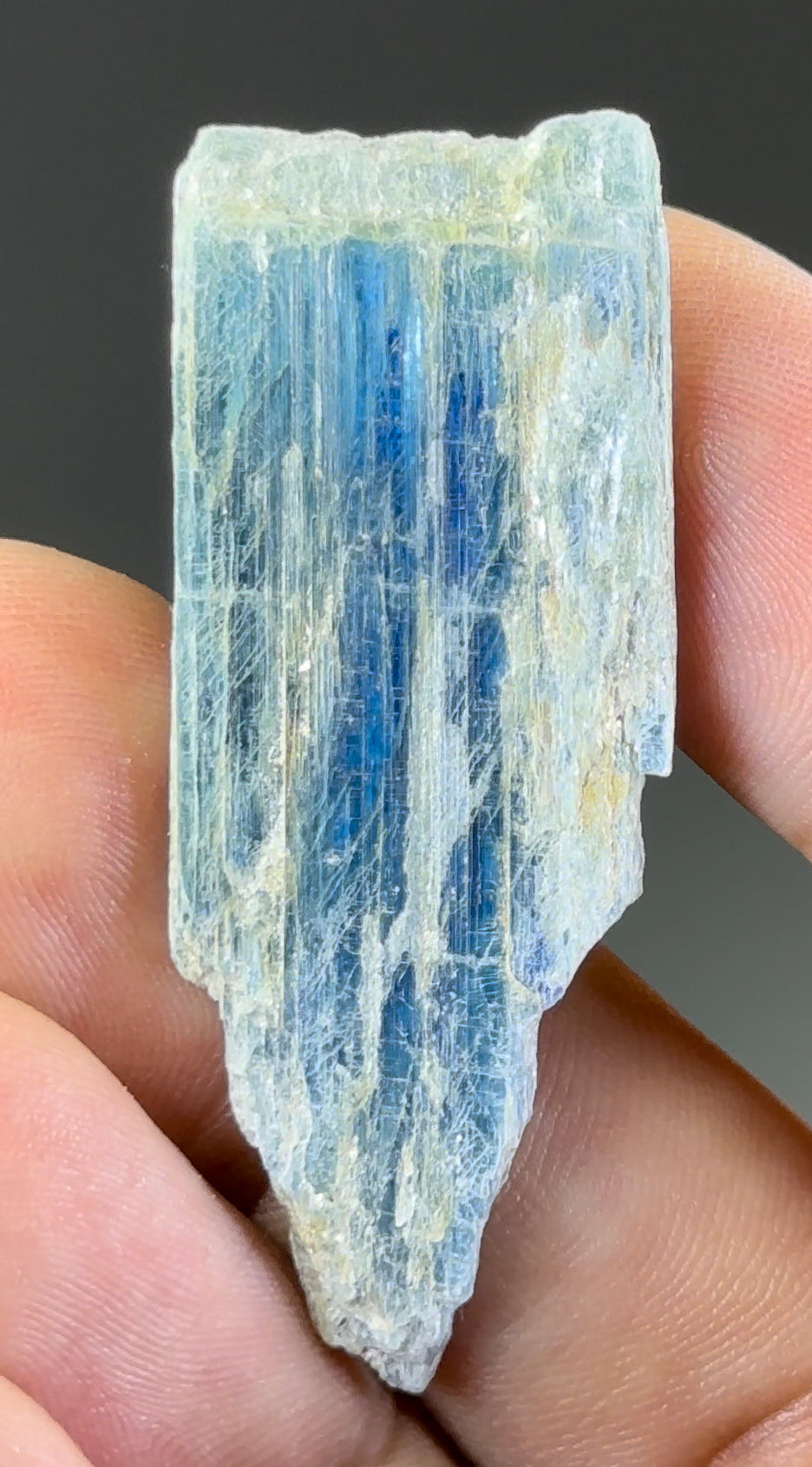 Chromium-rich Kyanite!